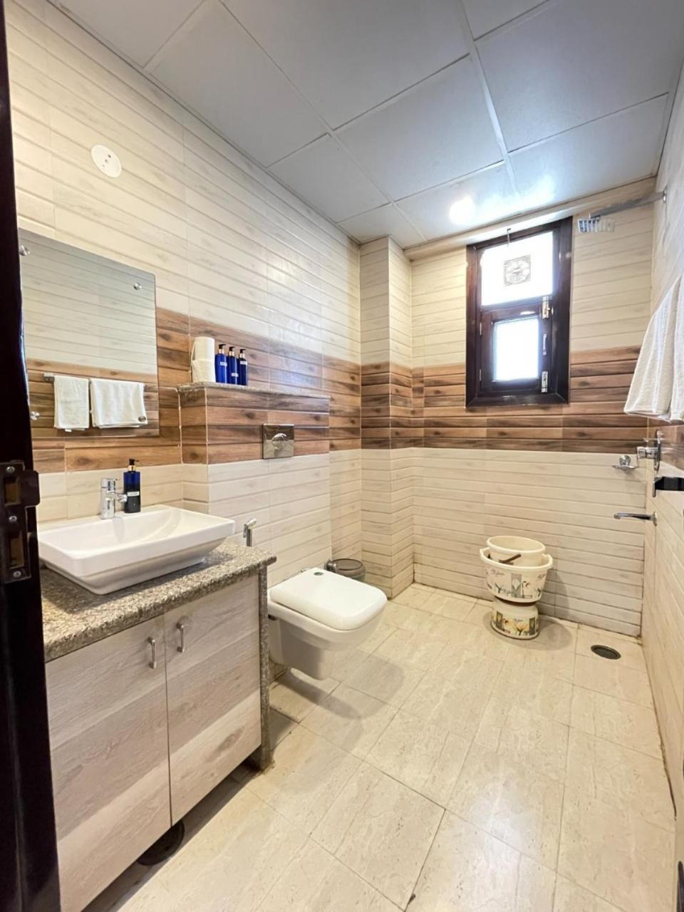 Bedchambers Medicity Serviced Apartments In Γκουργκάον Εξωτερικό φωτογραφία